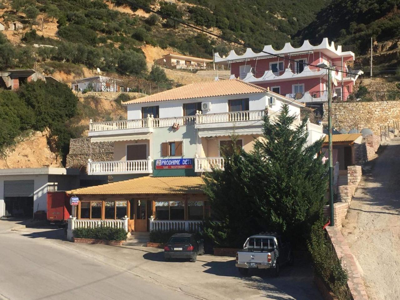 Hotel Lagjini Lukove Exterior photo